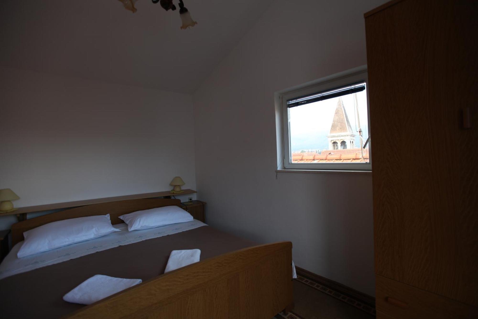 Jure Apartment